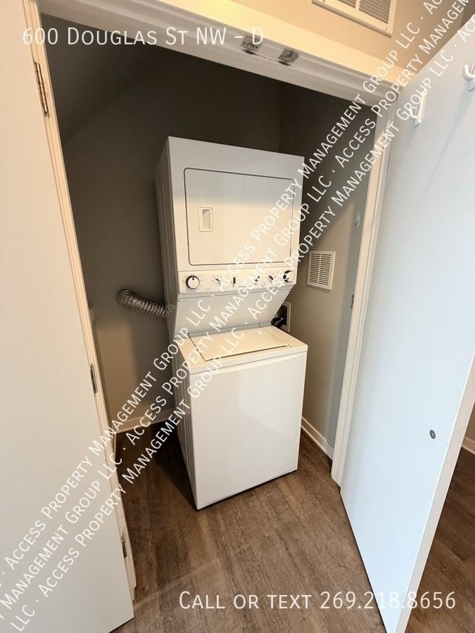 600 Douglas St Nw #D - Photo 5 of 32