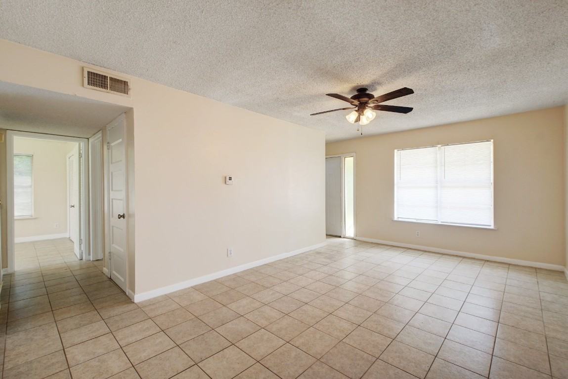 1202 Artesian Cir #1202 - Photo 6 of 27