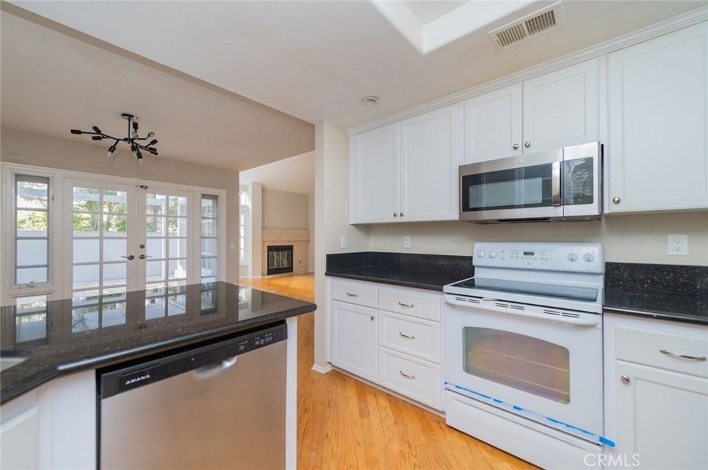 96 Stanford Ct #96 - Photo 7 of 24