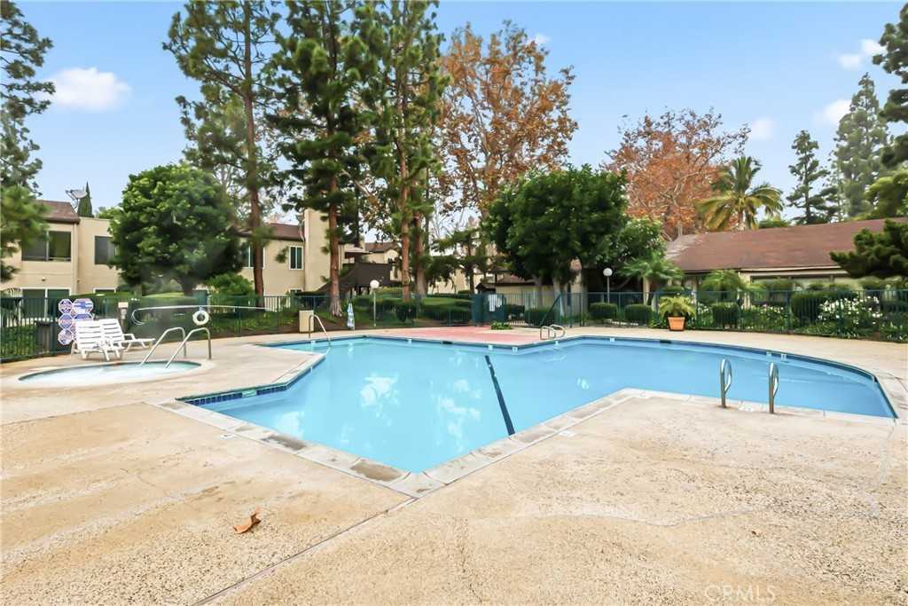 1422 Cabrillo Park Dr #1422B - Photo 3 of 23