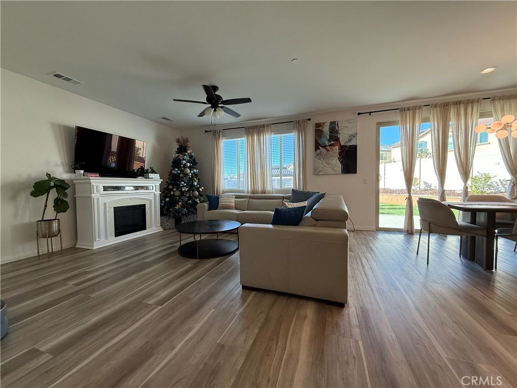 29407 Whitewood St #29407 - Photo 3 of 16