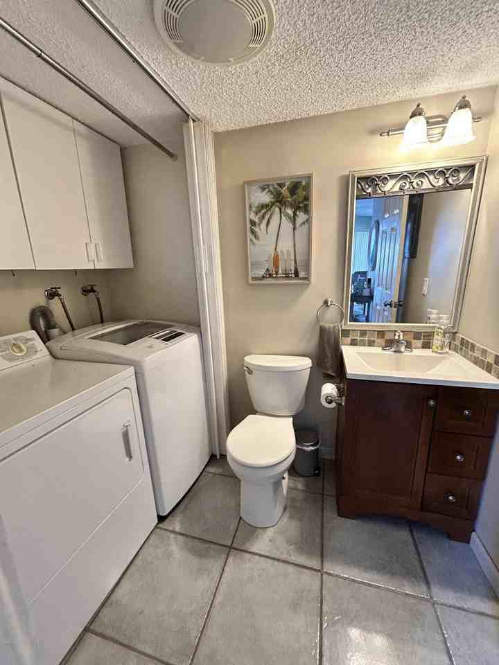 274 Seabreeze Cir #274 - Photo 4 of 32