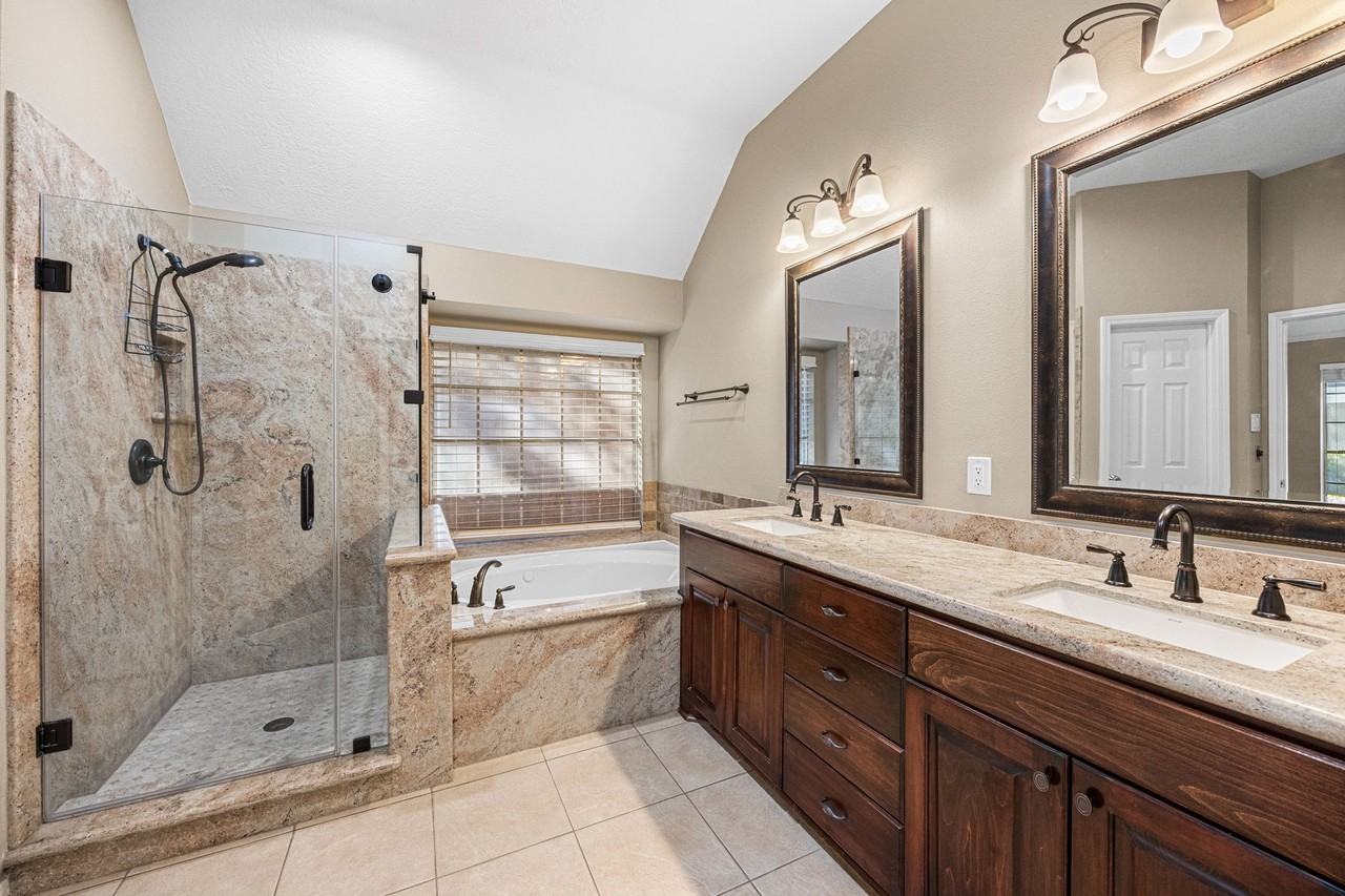 17219 Crown Meadow Ct #17219 - Photo 3 of 31