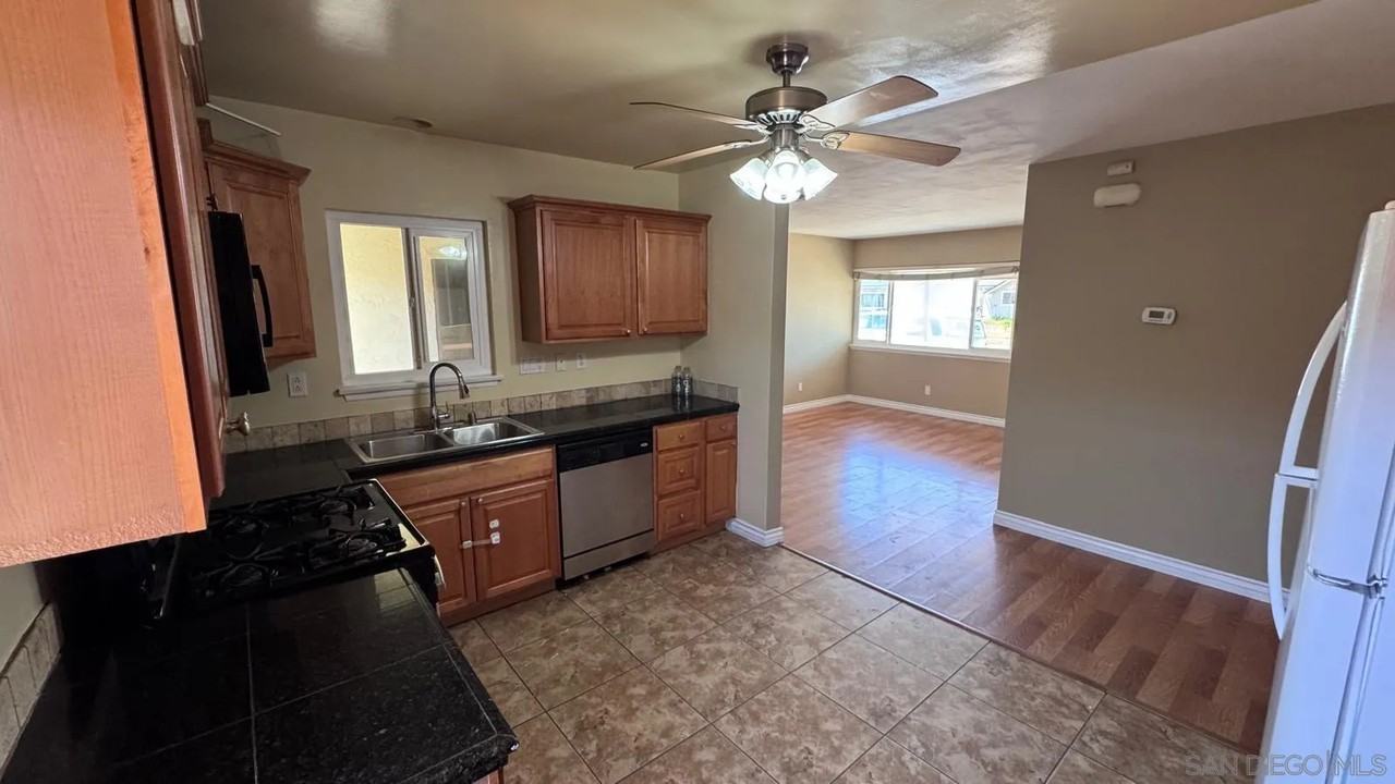 634 Aster St #634 - Photo 2 of 22