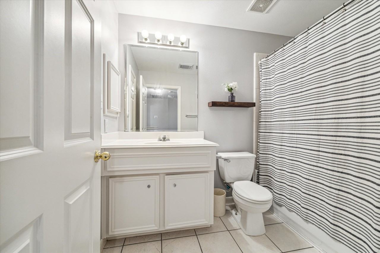 1213 Oneil St #1213B - Photo 5 of 20