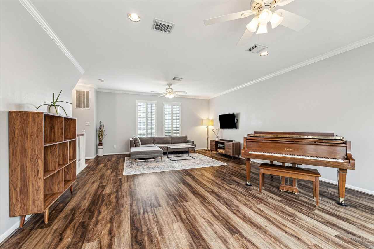 1213 Oneil St #1213B - Photo 7 of 20