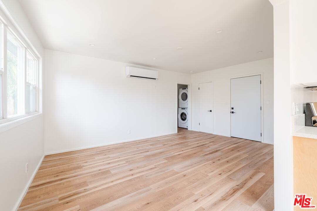 1318 S Ogden Dr #1318-4 - Photo 2 of 10