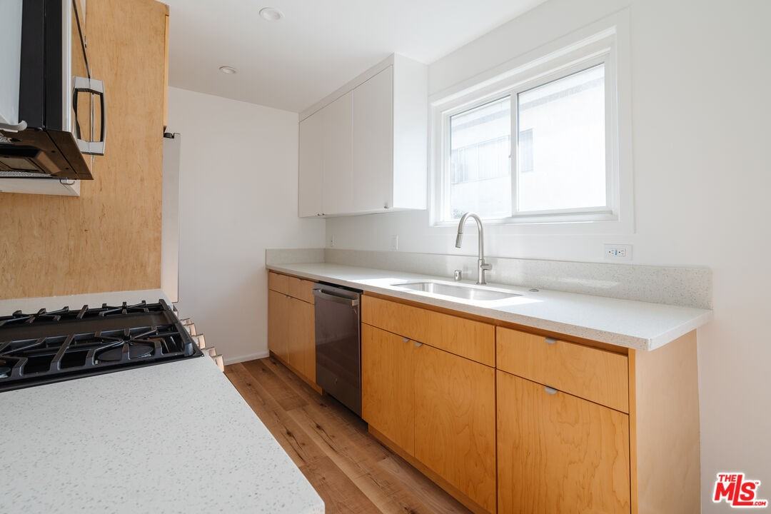 1318 S Ogden Dr #1318-4 - Photo 7 of 10