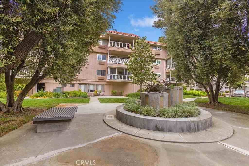 2404 Via Mariposa W #24041C - Photo 3 of 24