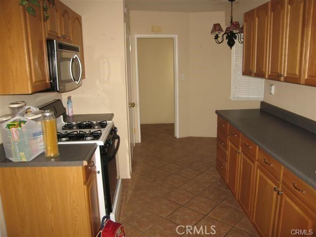 450 Saint Augustine Ave #450 - Photo 4 of 33