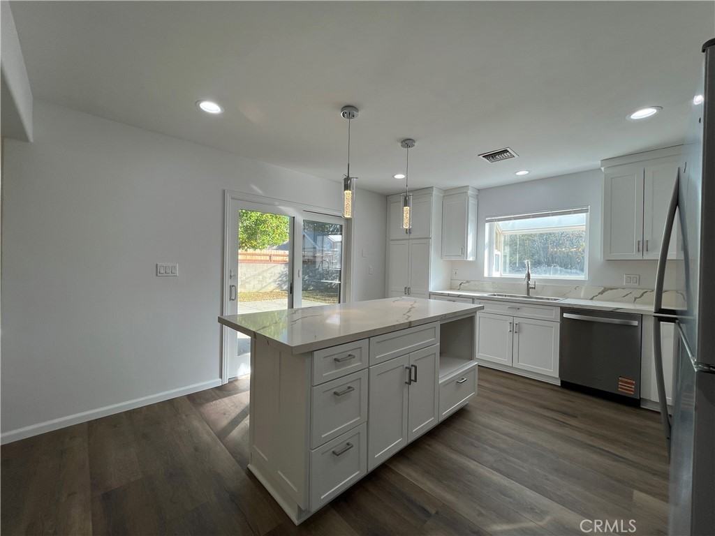 18708 Keswick St #18708 - Photo 5 of 16