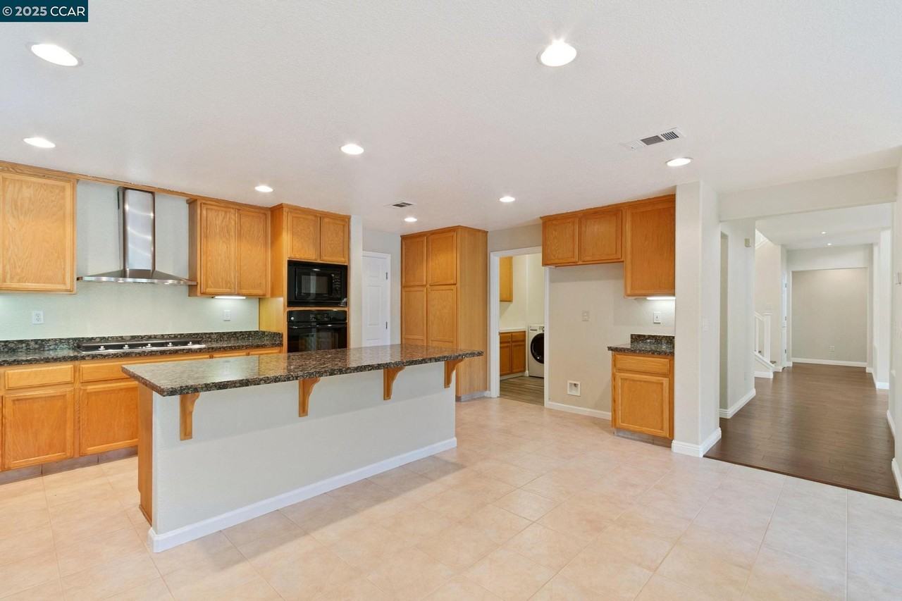 732 Antiquity Dr #732 - Photo 4 of 42