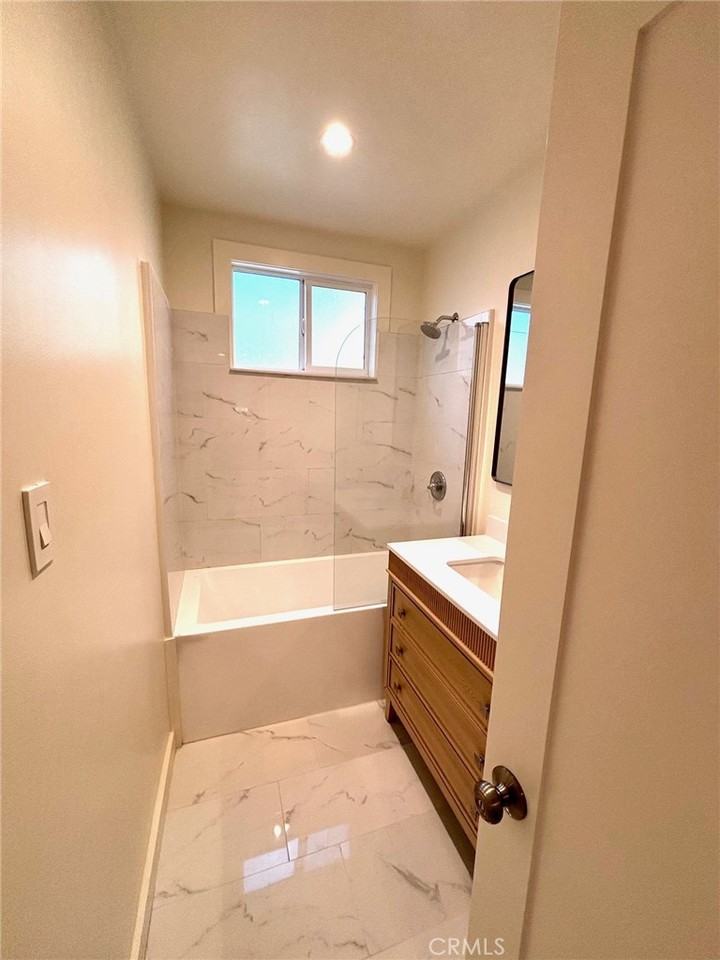 300 Maryland St #300-1 - Photo 3 of 22