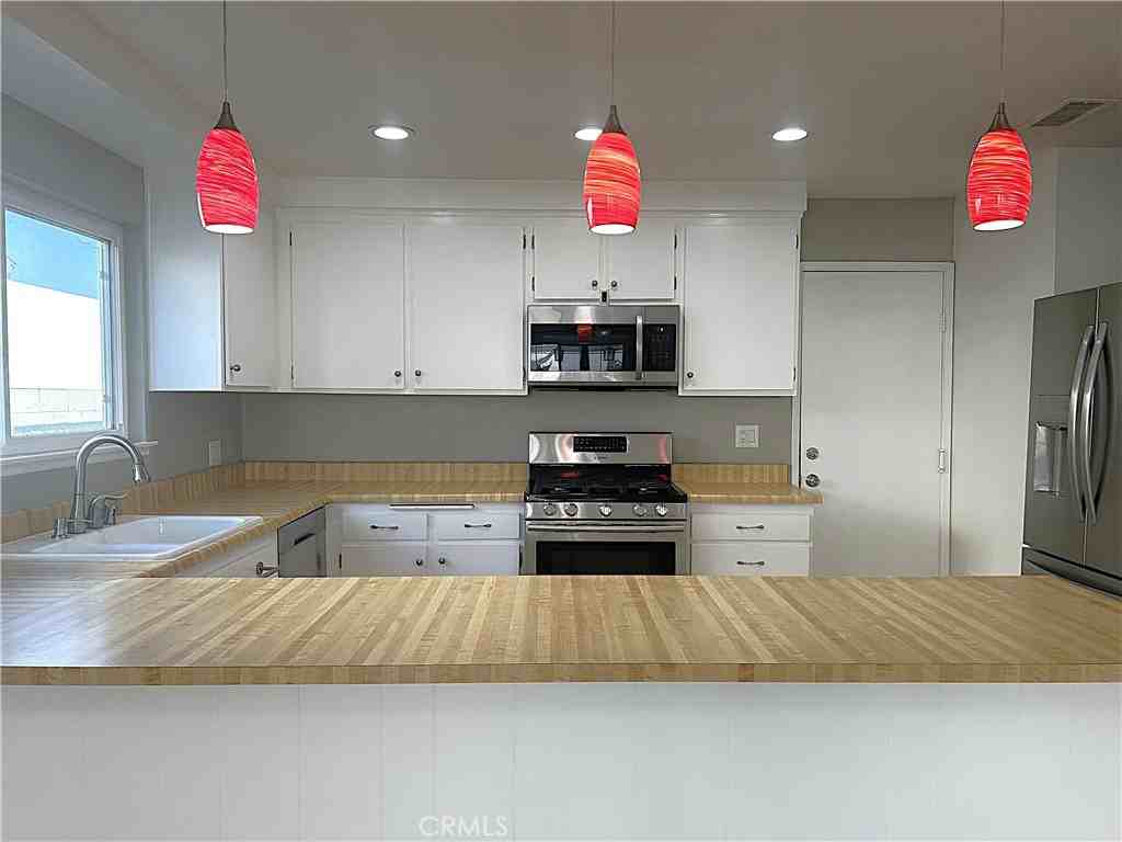 15712 Rolling Ridge Dr #15712 - Photo 2 of 23