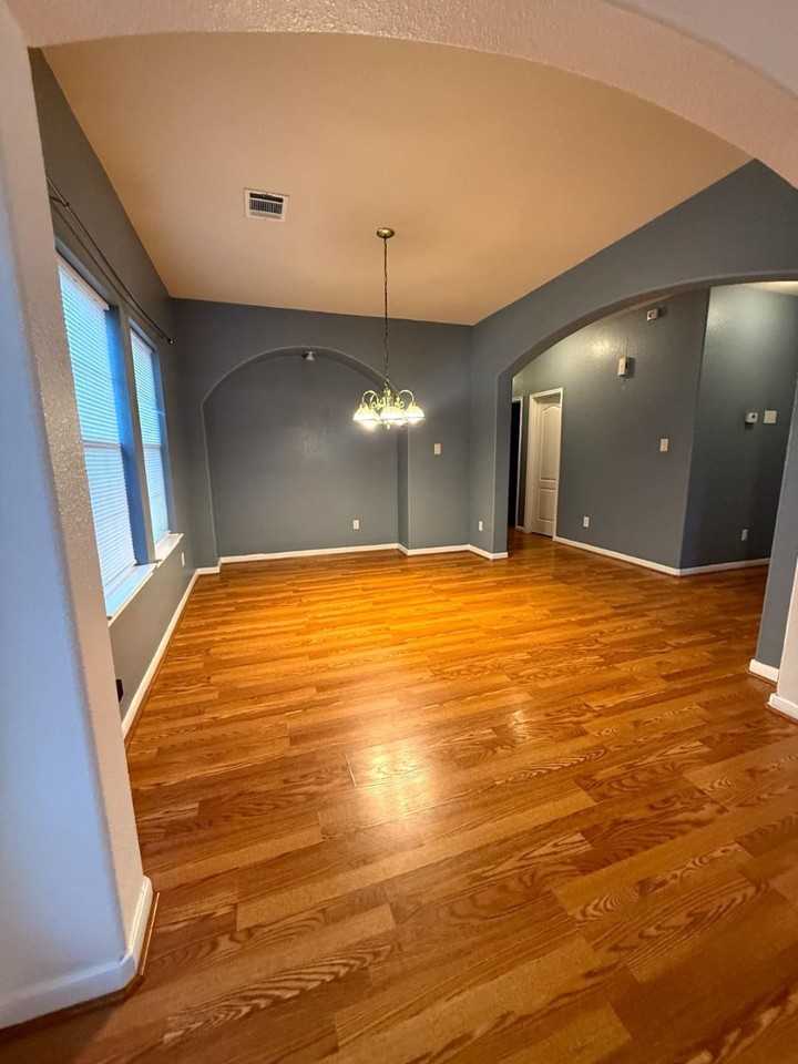 10110 Gil Jr Ln #10110 - Photo 7 of 11