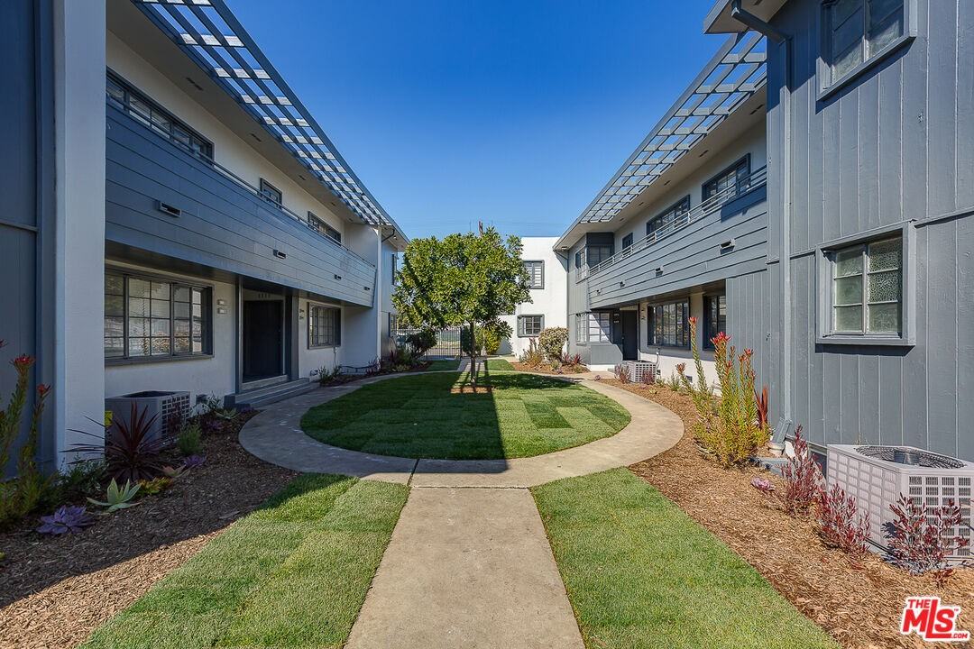 1101 S Bronson Ave - Photo 2 of 12