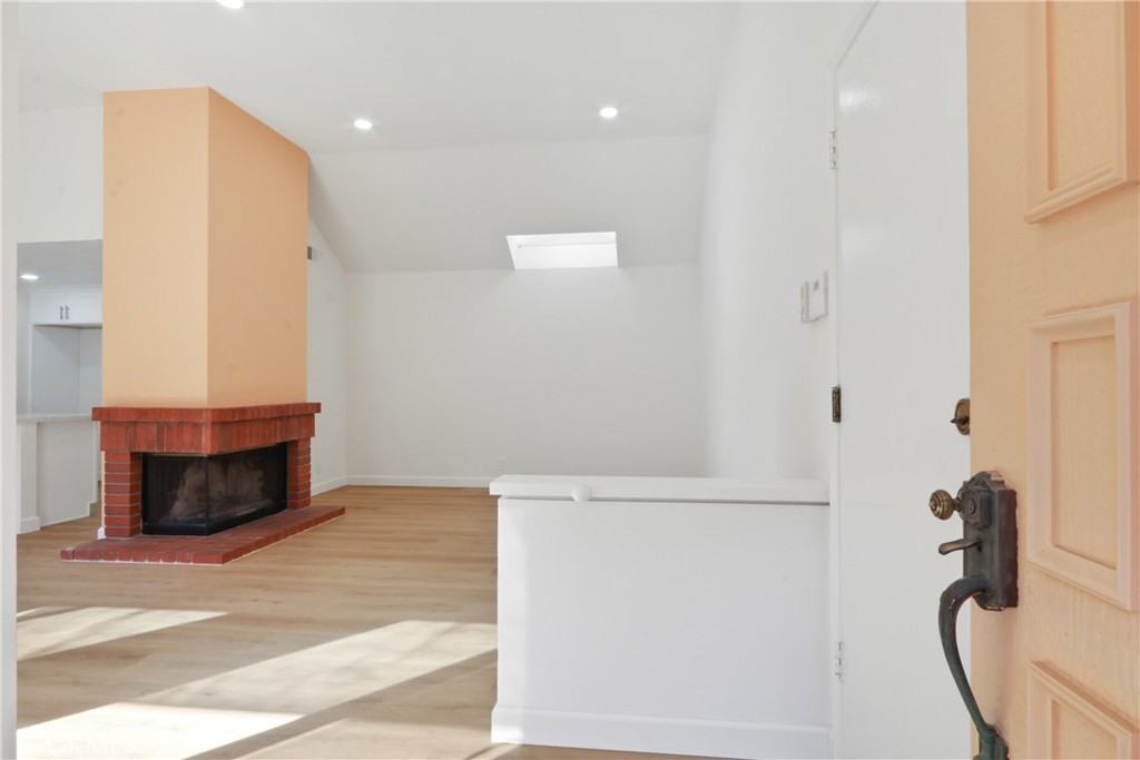 22 Fabriano #22 - Photo 2 of 20