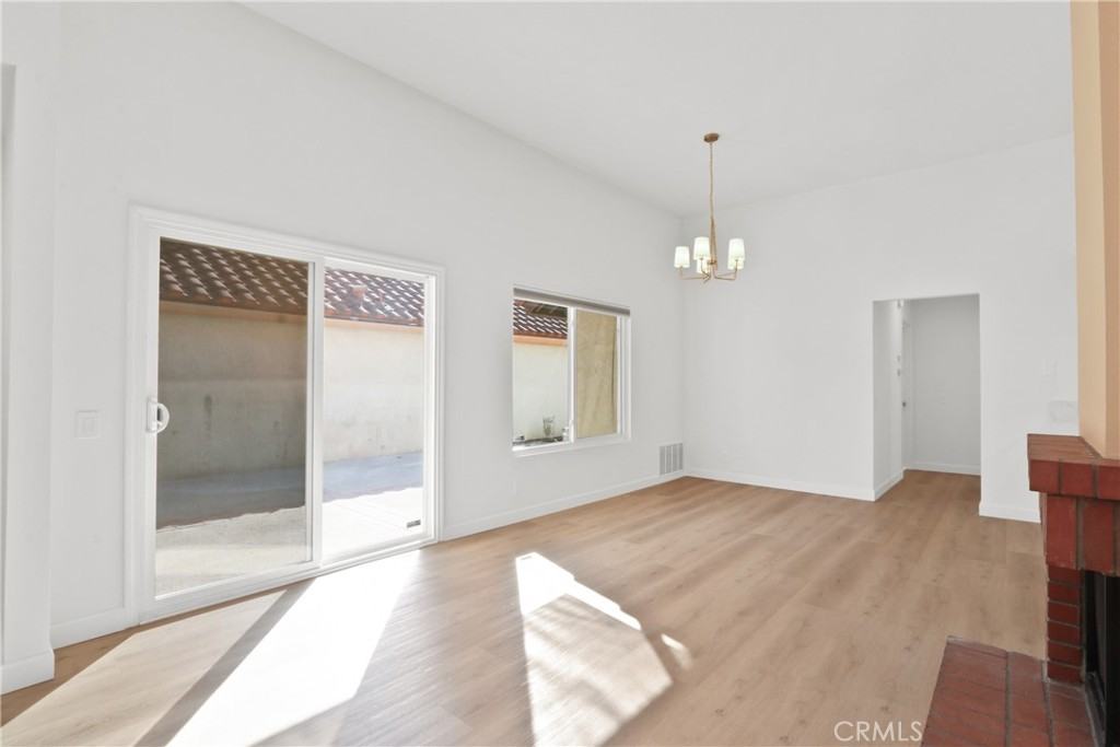 22 Fabriano #22 - Photo 3 of 20