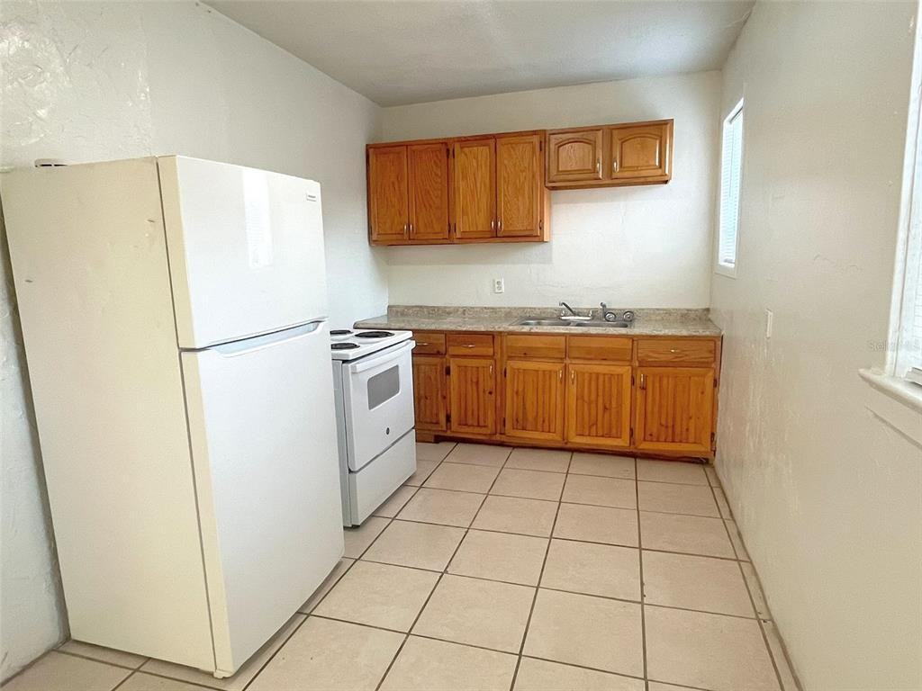 1337 Winnifred St #1337 - Photo 4 of 11