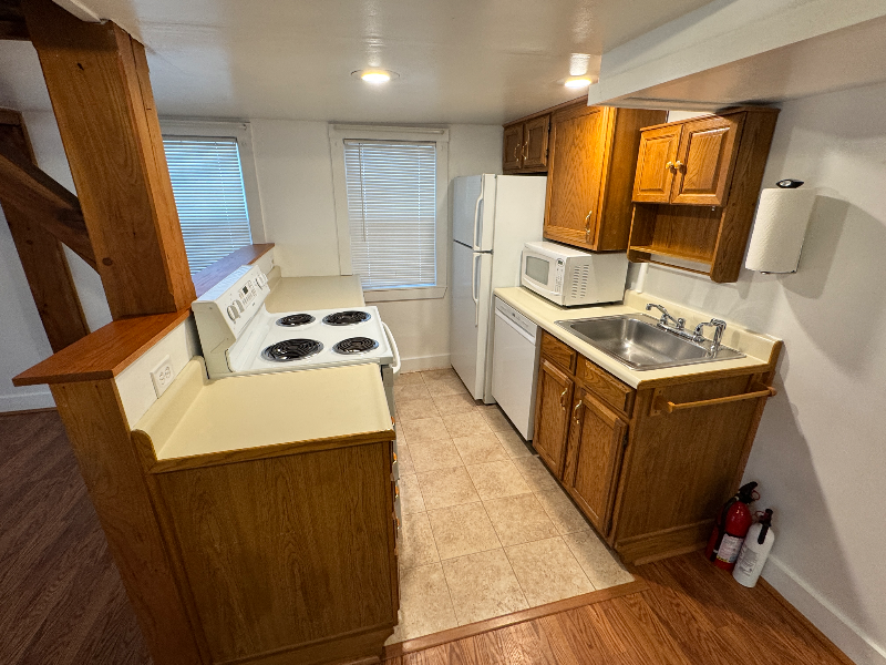 315 Maplewood Ave #B - Photo 7 of 19