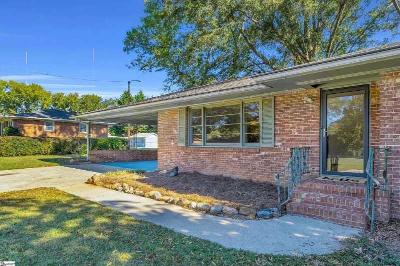 113 Willenhall Ln - Photo 2 of 7