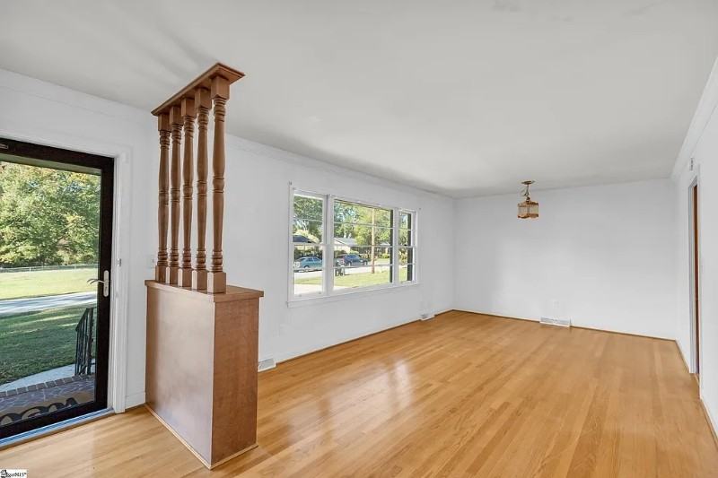 113 Willenhall Ln - Photo 3 of 7