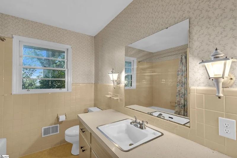 113 Willenhall Ln - Photo 5 of 7