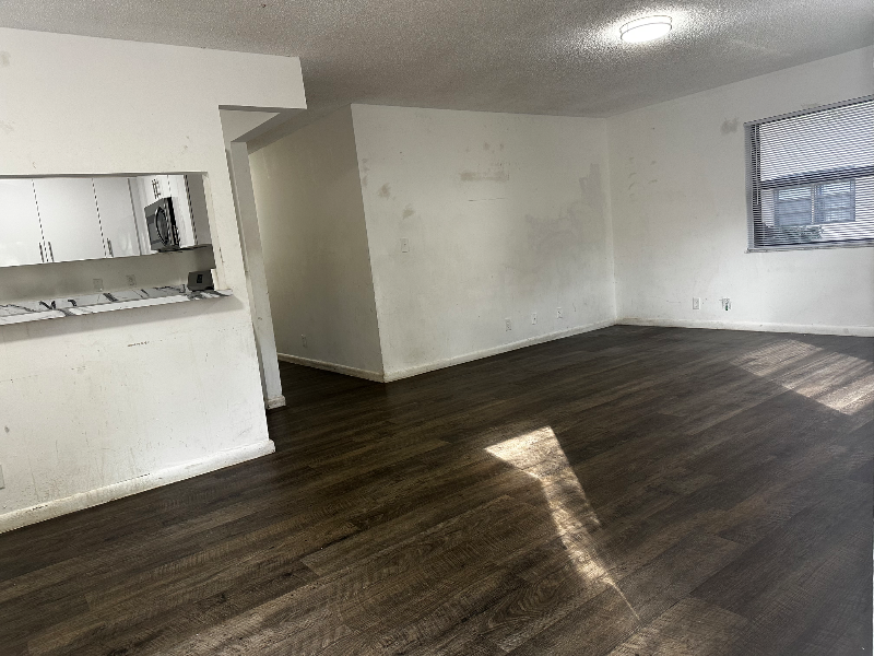 10871 Nw 45th St - Photo 7 of 9