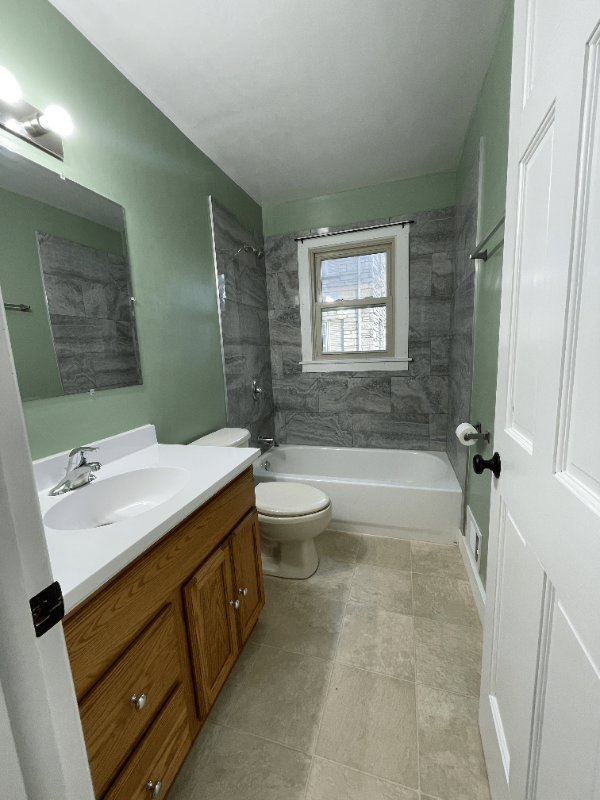 1025 Mayfair Dr #2 - Photo 5 of 9