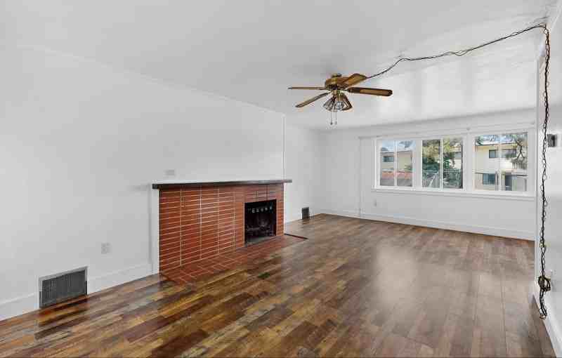 3216 Villa St #A - Photo 3 of 19