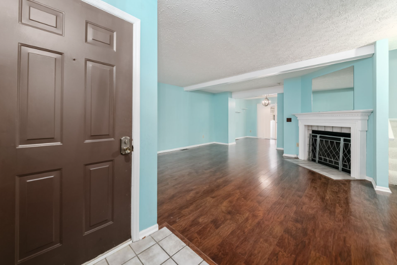 5884 Parkbridge Ln - Photo 7 of 43