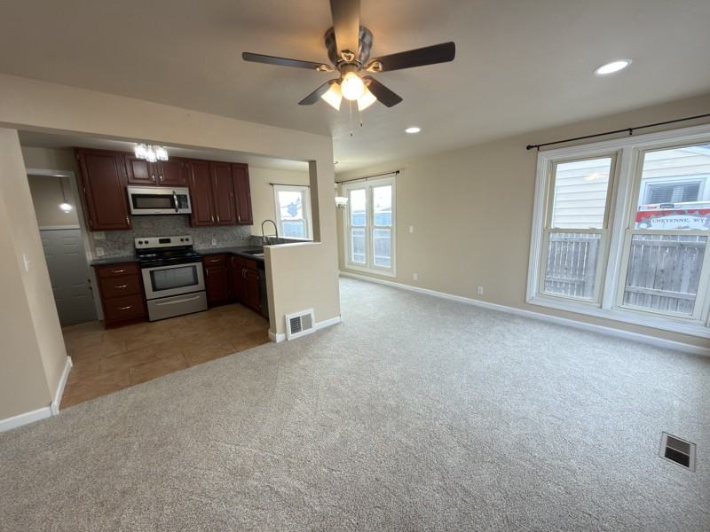 1509 Oak Ct - Photo 2 of 18