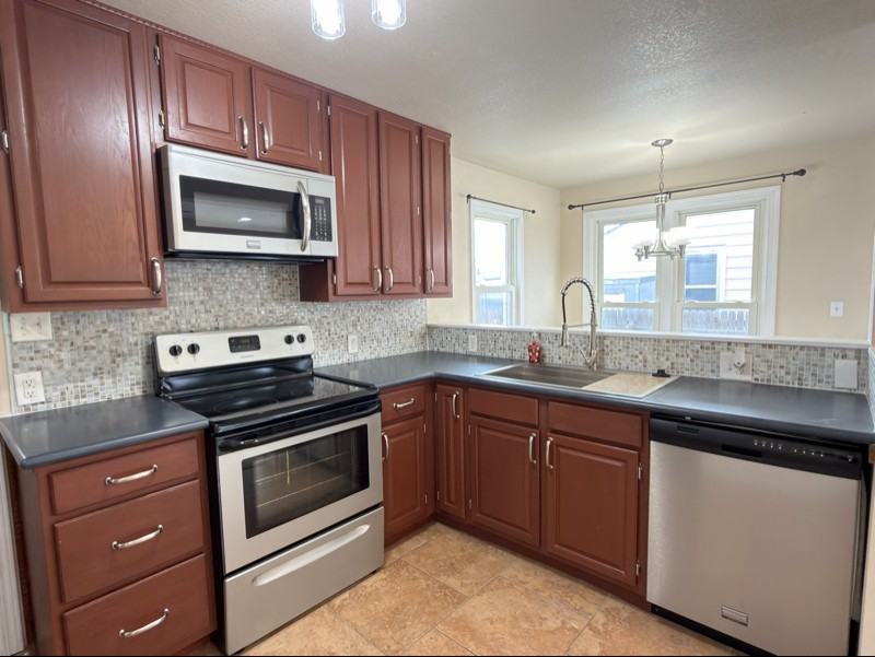 1509 Oak Ct - Photo 3 of 18