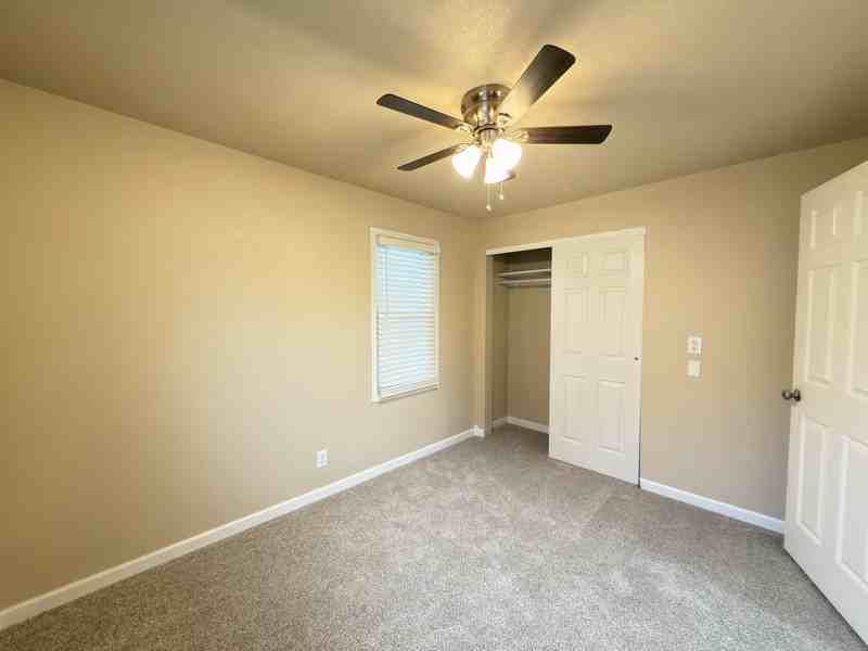 1509 Oak Ct - Photo 5 of 18