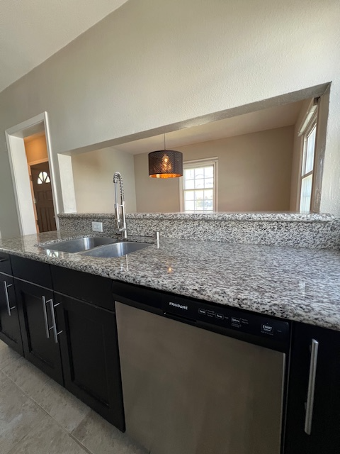 1632 N Pepper St - Photo 7 of 34