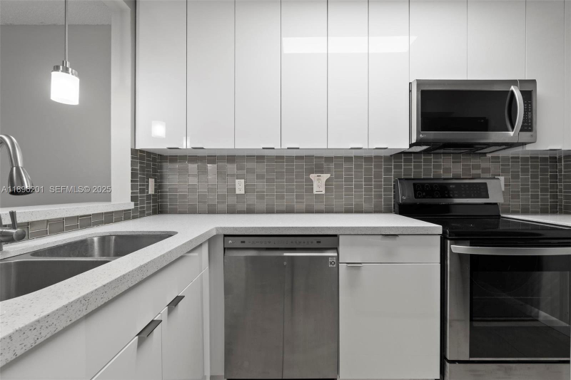 3586 N University Dr #6