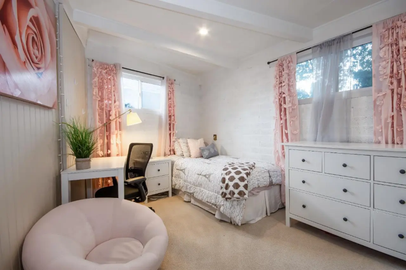 340 Jarvis Ct - Photo 4 of 13