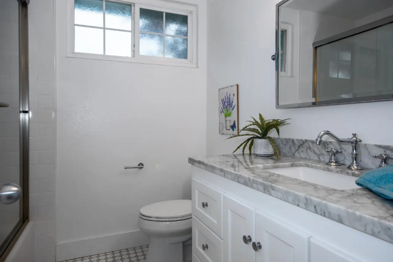 340 Jarvis Ct - Photo 5 of 13