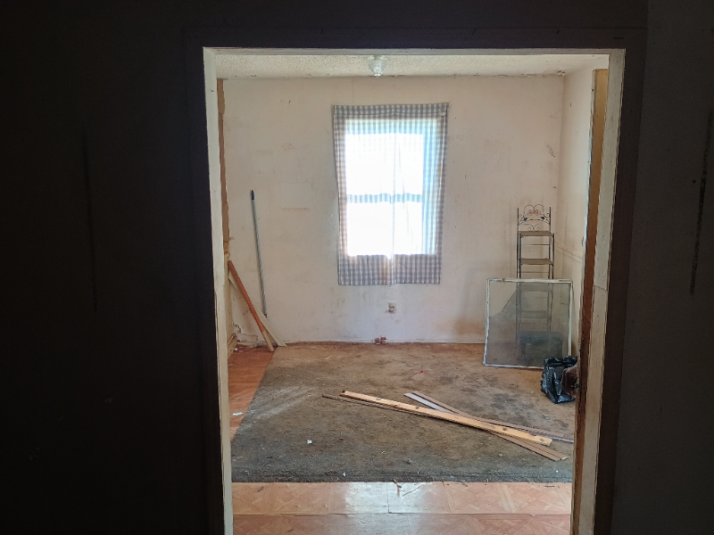 1307 Second St - Photo 3 of 14