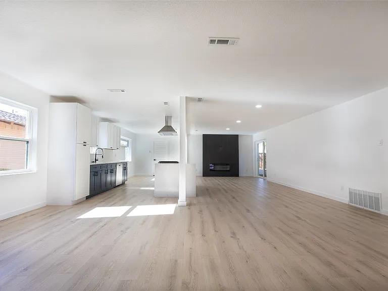 10023 Kirkhaven Dr - Photo 3 of 11