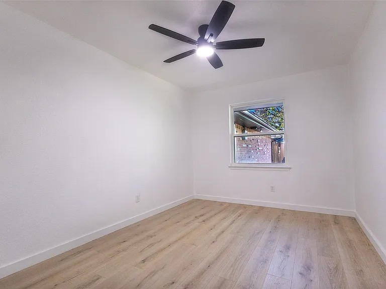 10023 Kirkhaven Dr - Photo 4 of 11