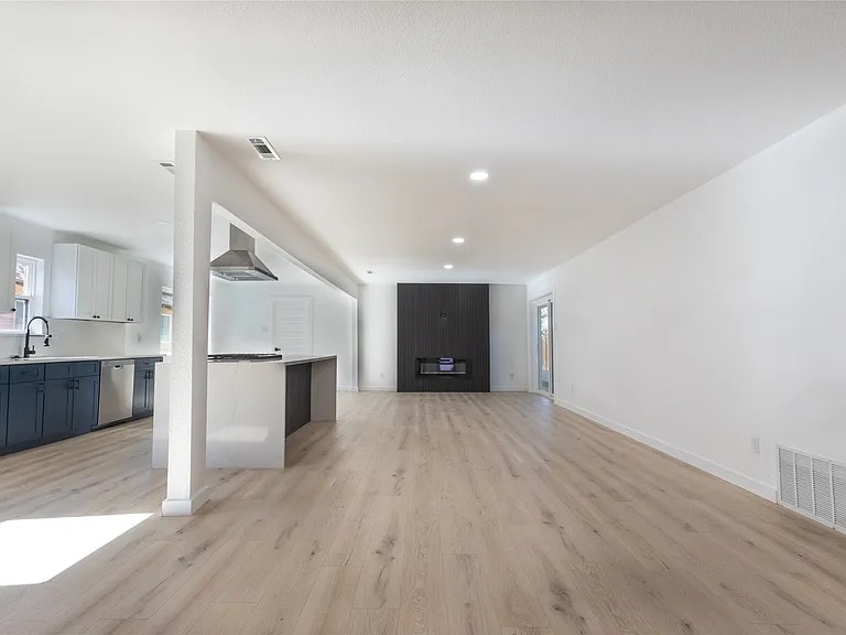 10023 Kirkhaven Dr - Photo 7 of 11