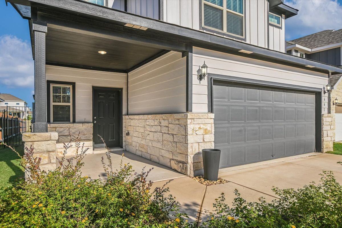 661 Pickrell Loop - Photo 3 of 14