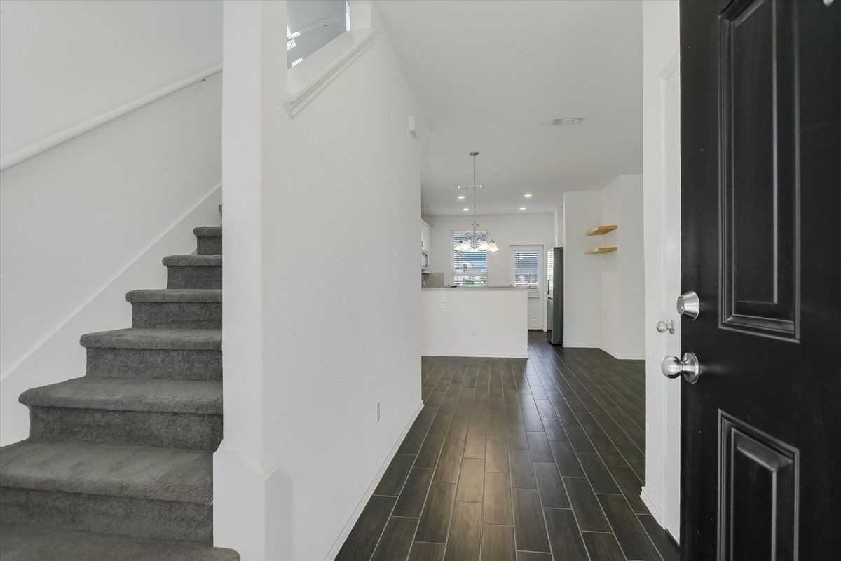 661 Pickrell Loop - Photo 4 of 14