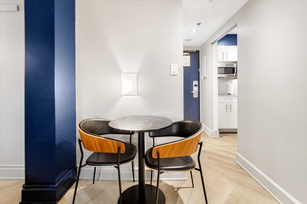 2170 Lincoln - Photo 3 of 50