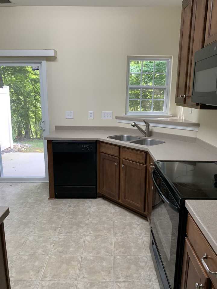 11619 Stockdale Ct #11619 - Photo 5 of 28