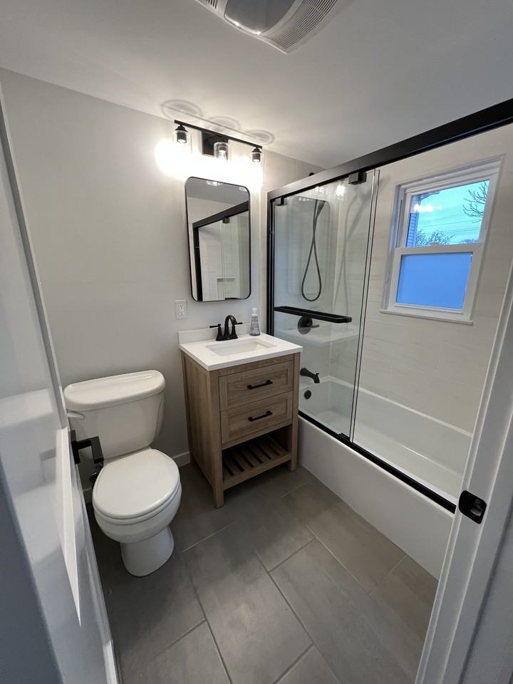 85 Edgar St #2ndFL - Photo 3 of 10