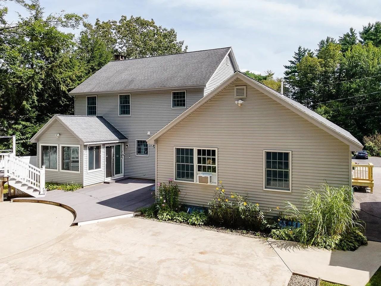 14 1/2 Yvonne St #NA - Photo 3 of 34