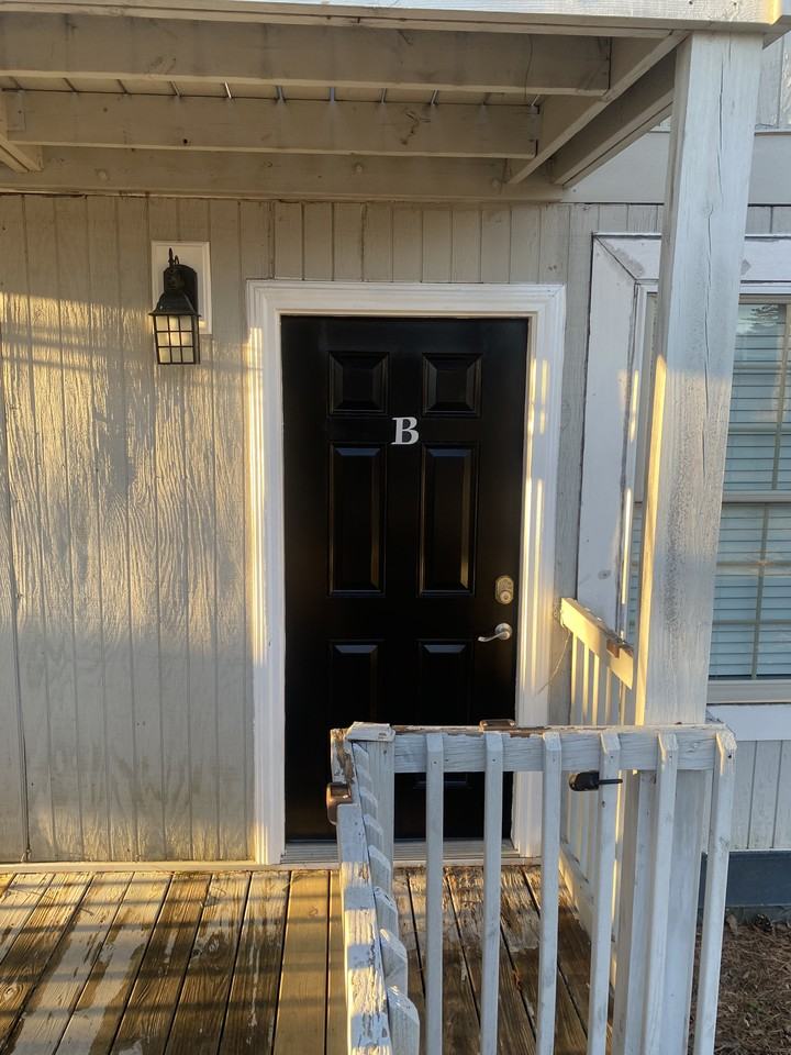 1435 Fernwood Glendale Rd #B - Photo 5 of 16