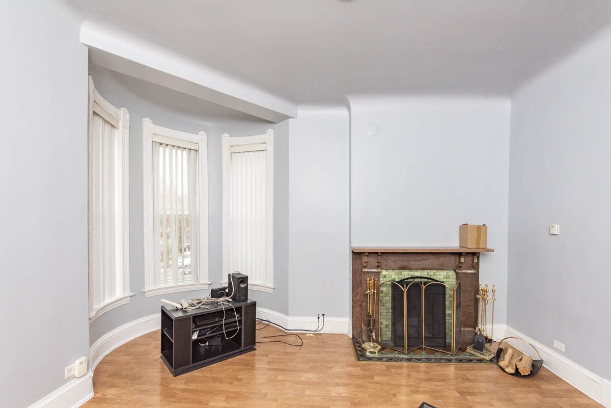 3300 N Racine Ave #2 - Photo 2 of 13